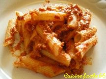 Penne rigate au pesto rouge