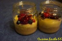 Petit pot crme vanille et crme muscat aux fruits rouge et ananas