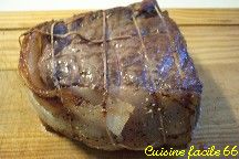 Rôti de bœuf (rosbif), pommes de terre et oignons sauciers à la graisse de canard