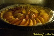 Tarte aux pommes sur lit de compote au gingembre et à la cannelle