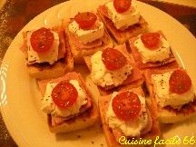 Tartines jambon, tomate confite, fromage frais de brebis