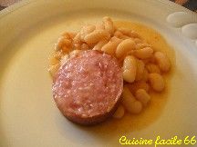 Haricots blancs (lingots), tomate, saucisse de Morteau