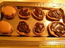 Macarons au chocolat amer, ganache au chocolat