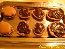 Macarons au chocolat amer, ganache au chocolat