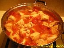 Sauté de poulet à la tomate et oignon accompagné de Quinoa