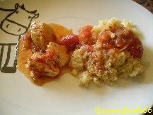 Sauté de poulet à la tomate et oignon accompagné de Quinoa