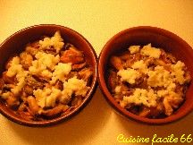Moules gratinées au four, sauce au beurre citronné