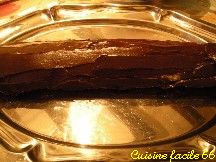Bûche, génoise chocolat, crème vanille, ganache chocolat noir