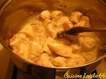 Sauté de filets de poulet aux Coulemelles crémées