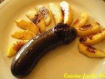 Boudin noir à l'oignon et poêlée de pommes