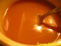 Fourrage caramel au miel et beurre salée pour fourrage chocolat de Noël