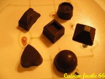 Bouchées de chocolat noir aux griottes sans alcool