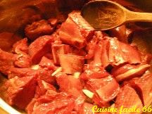 Estouffade de cuissot de cerf au vin rouge