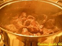 Estouffade de cuissot de cerf au vin rouge