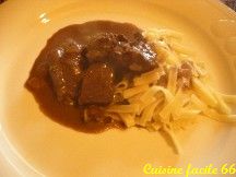 Estouffade de cuissot de cerf au vin rouge