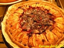 Tarte aux pommes et fruits rouges, crème aux amandes