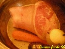 Jarret de porc braisé au miel de romarin, chou rouge au vin