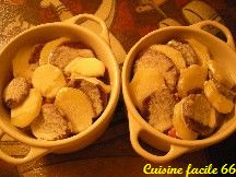 Petite cocotte de pommes de terre (rate et vitelotte) au reblochon et lardons