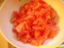 Verrine de guacamole, salade de tomate et crevettes en verrine