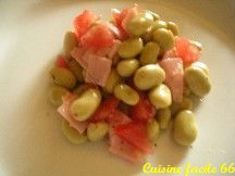Salade de fèves au jambon cuit et tomate