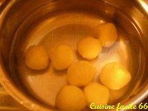 Harengs marinés aux pommes de terre (billes en salade et écrasée à l'aneth)