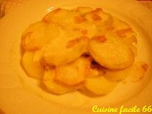 Rosace de pommes de terre au lardons, oignons, tartiflette