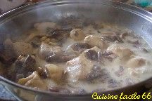 Saut de poulet aux champignons forestiers